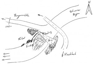 Ein Umstieg, der zur kurzen Pause und kleinen Erkundungen einlädt. Ausgebootet wird rechts. Dann durch den Wald nach links folgen. Über die Wiese am linken Rand halten und am Ende wieder Einbooten.