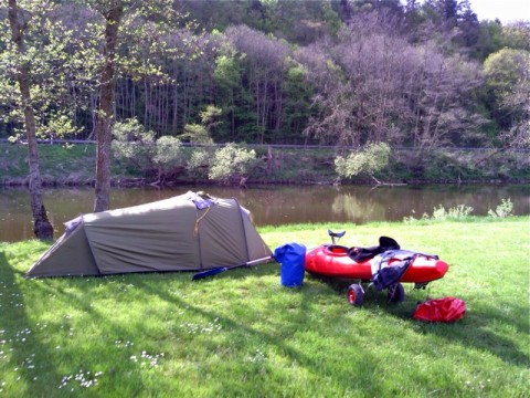 Zeltplatz direkt an der Naab am Campingplatz Pielenhofen