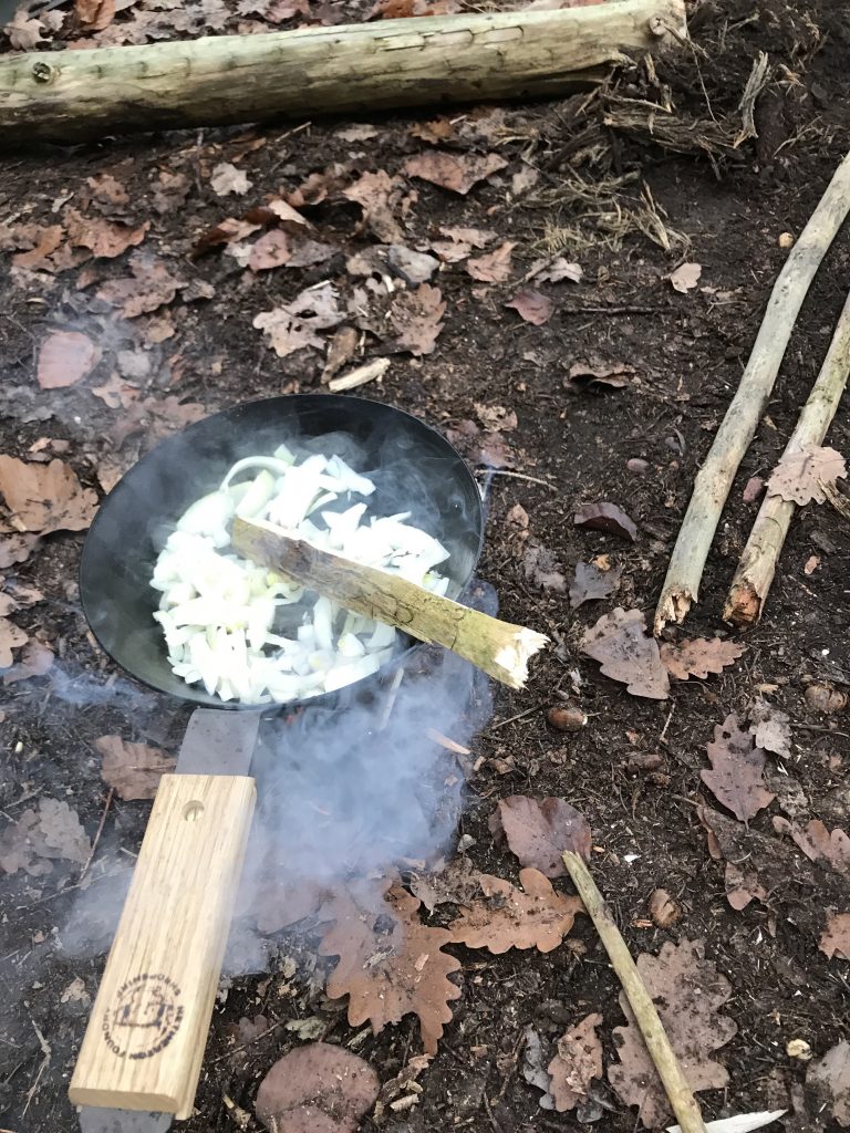 Zwiebeln anbraten fürs Frühstück