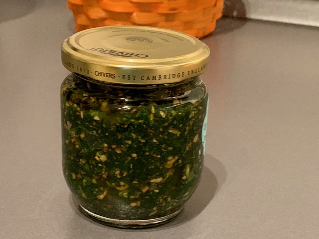 Baerlauchpesto fertig im Glas